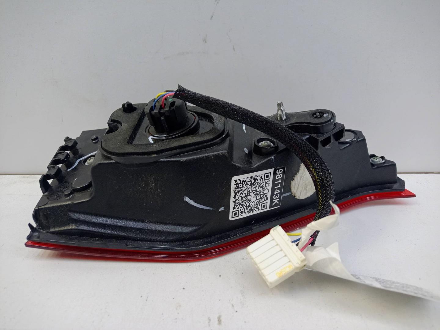 Фонарь задний внутренний правый