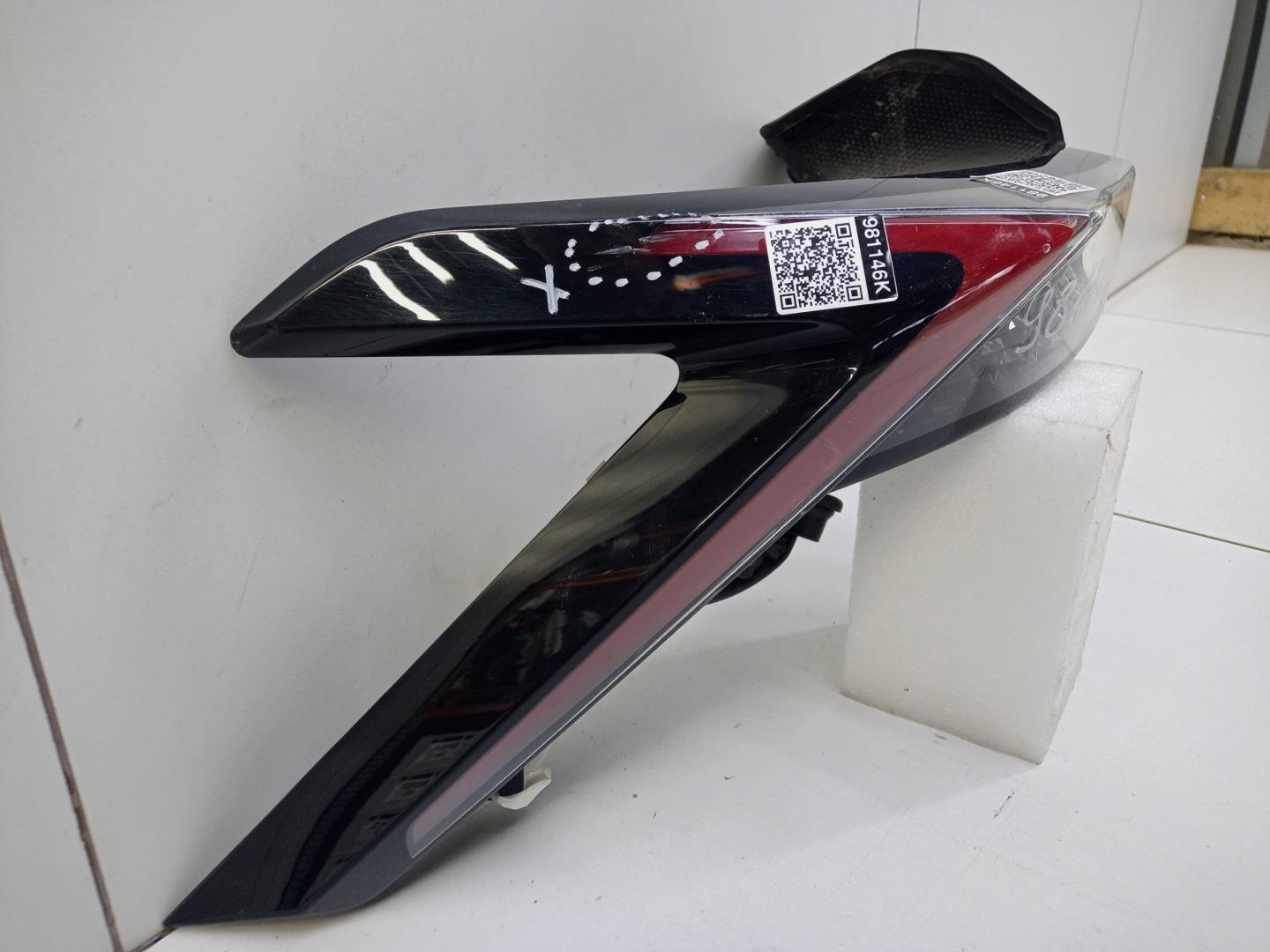 Фонарь задний наружный левый