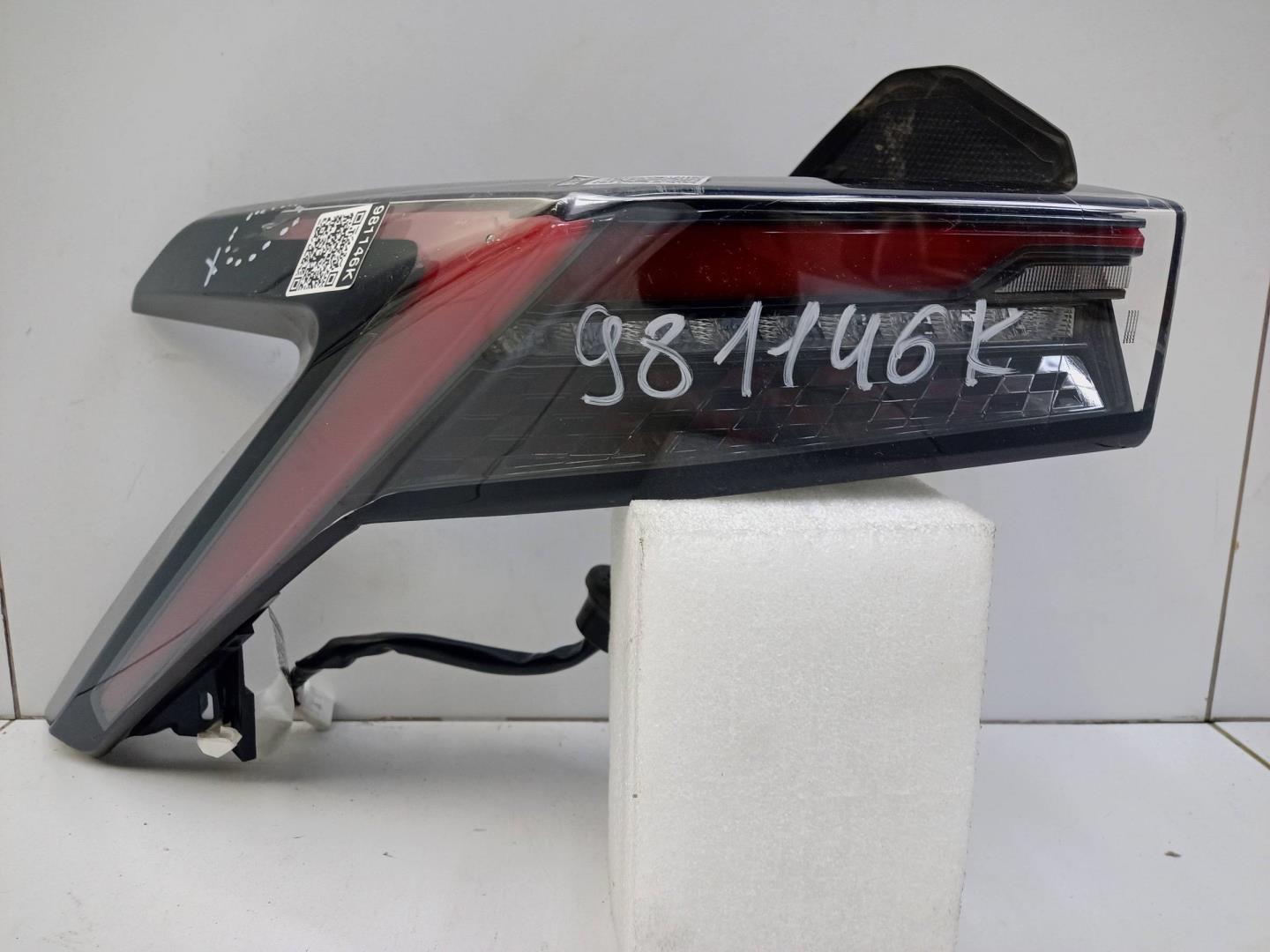 Фонарь задний наружный левый