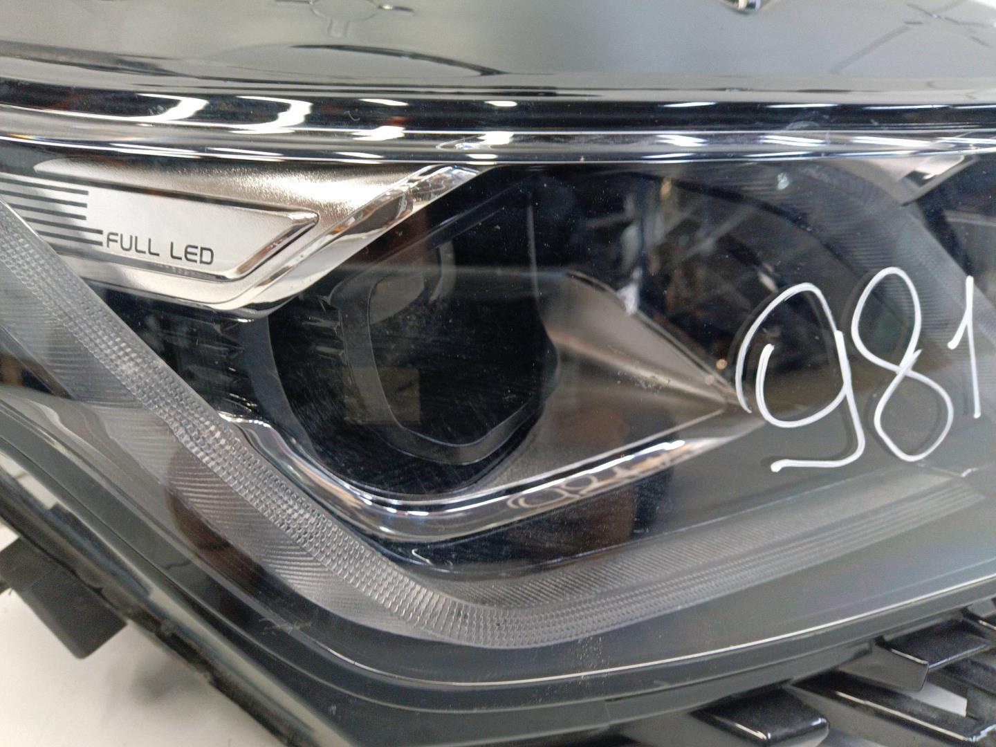 Фара правая