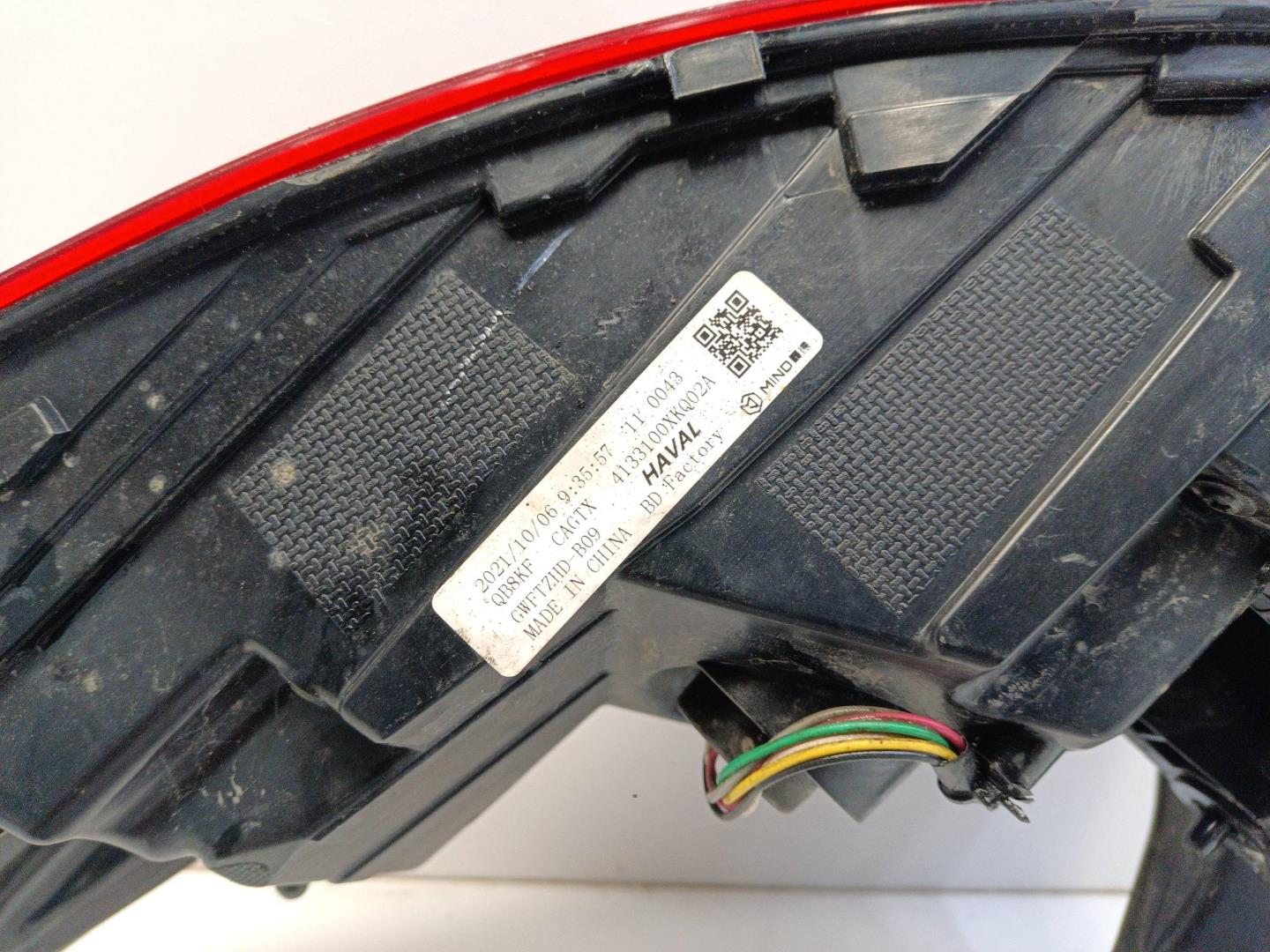 Фонарь задний наружный левый