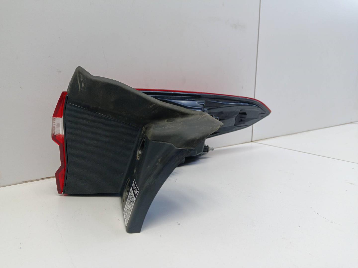 Фонарь задний наружный левый