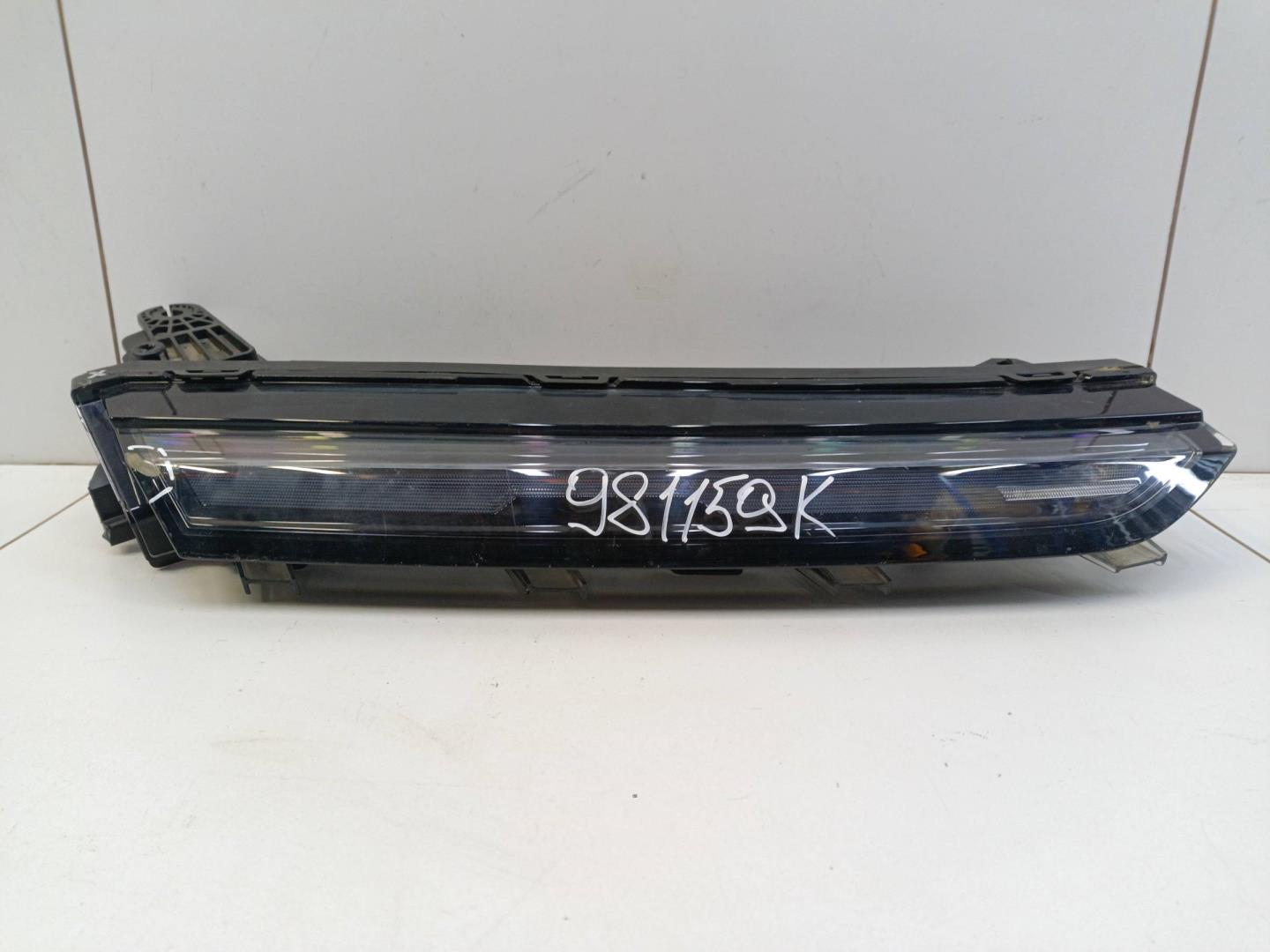 Фара дневного света правая (ходовые огни)