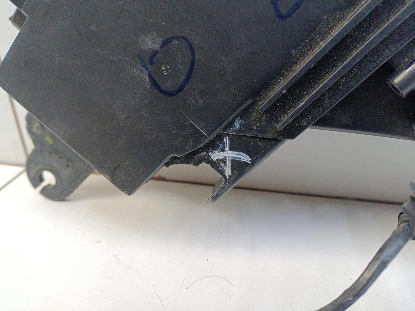 Фара дневного света правая (ходовые огни)