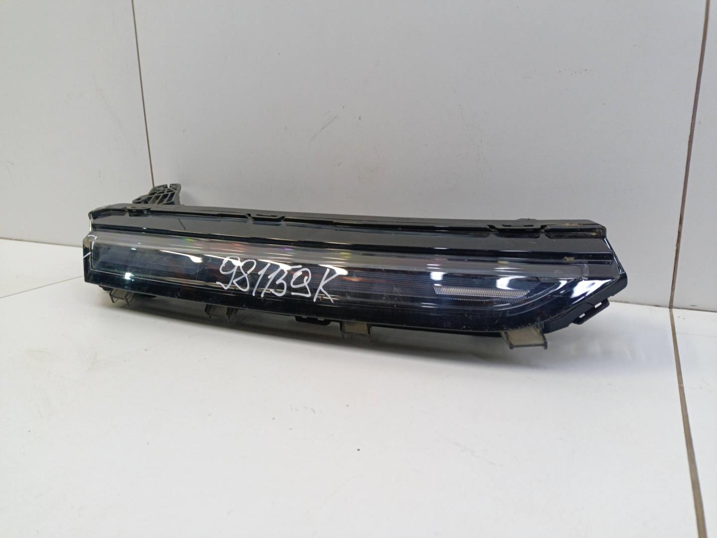 Фара дневного света правая (ходовые огни)