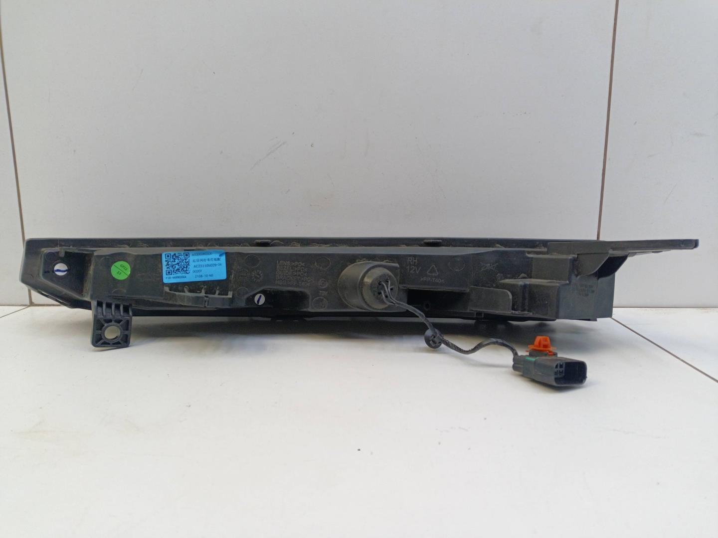 Фара дневного света правая (ходовые огни)