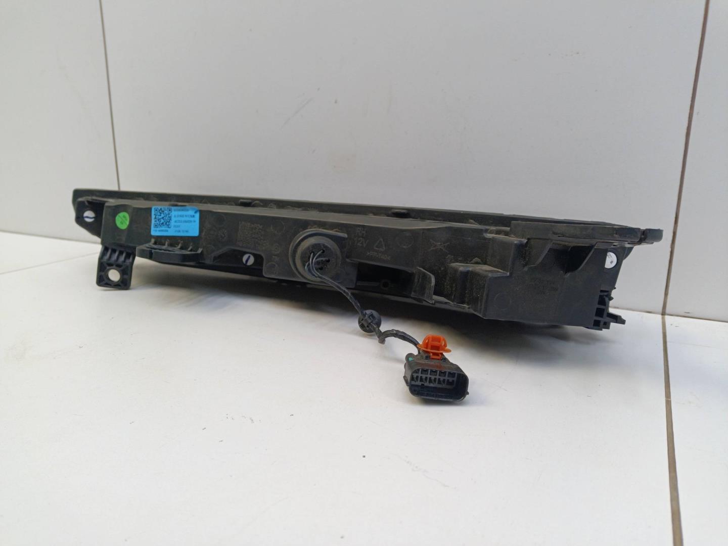 Фара дневного света правая (ходовые огни)