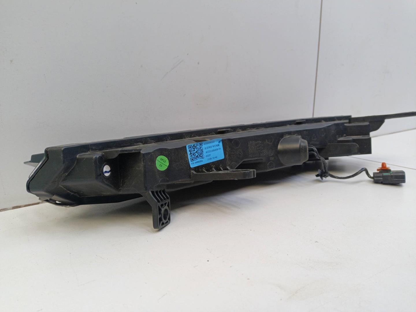 Фара дневного света правая (ходовые огни)