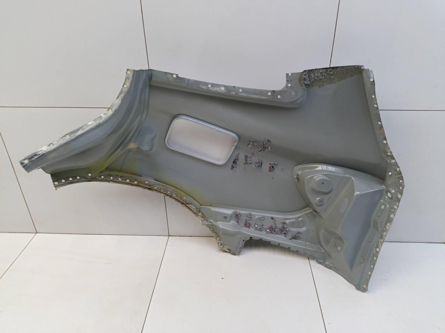 Крыло заднее правое