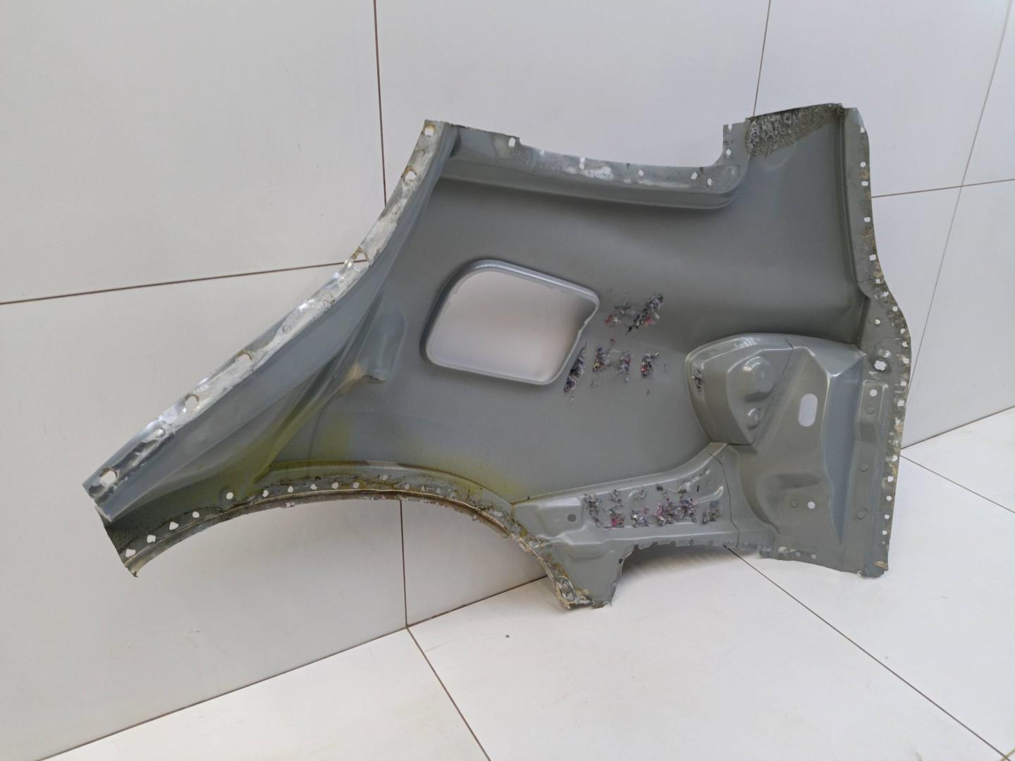 Крыло заднее правое