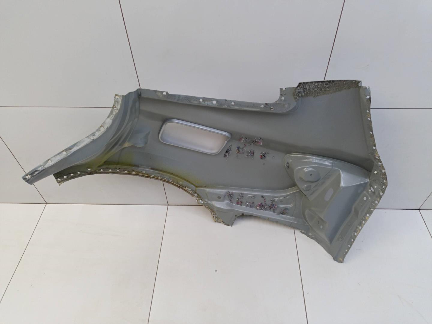 Крыло заднее правое