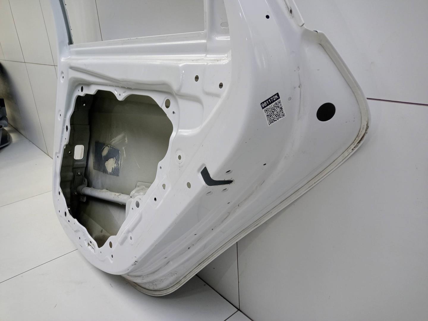 Дверь задняя правая