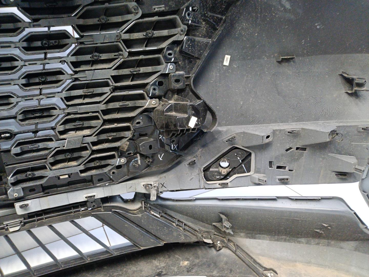 Бампер передний