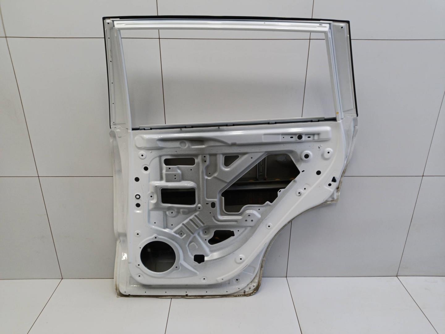 Дверь задняя правая