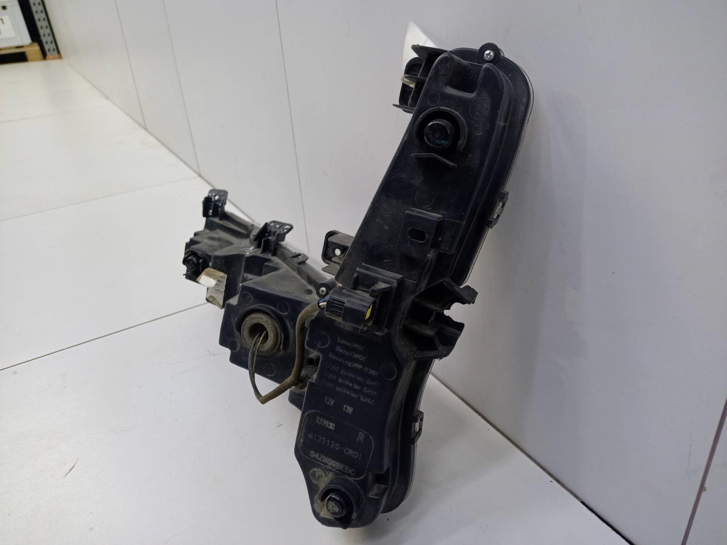 Фара противотуманная правая