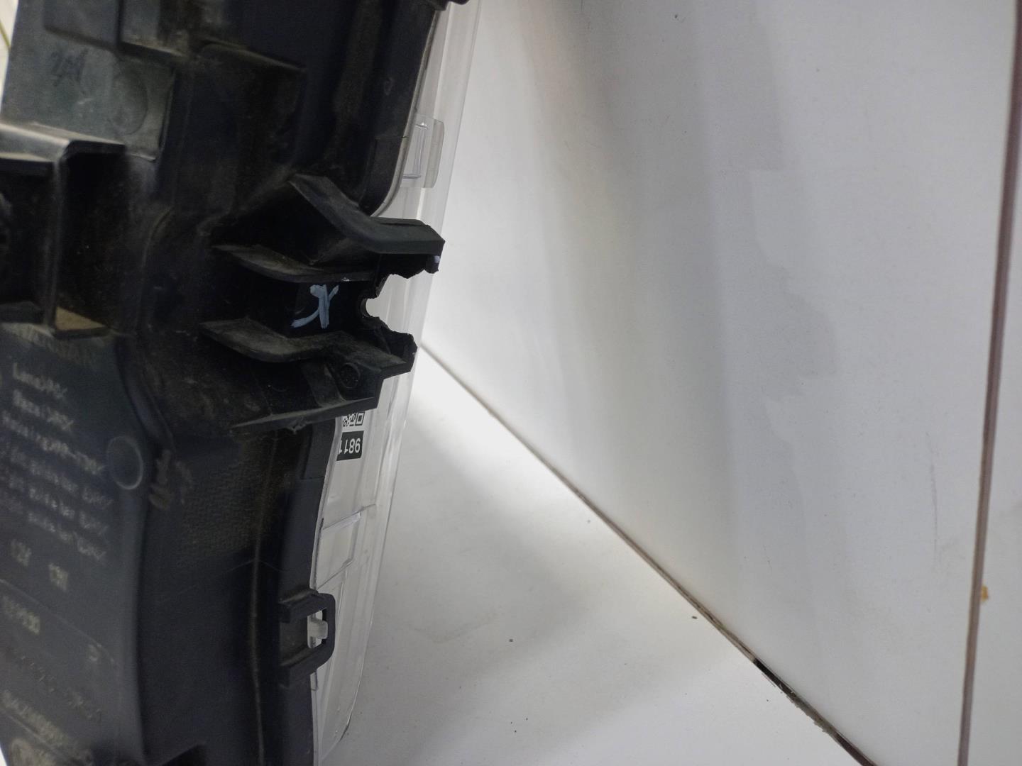 Фара противотуманная правая