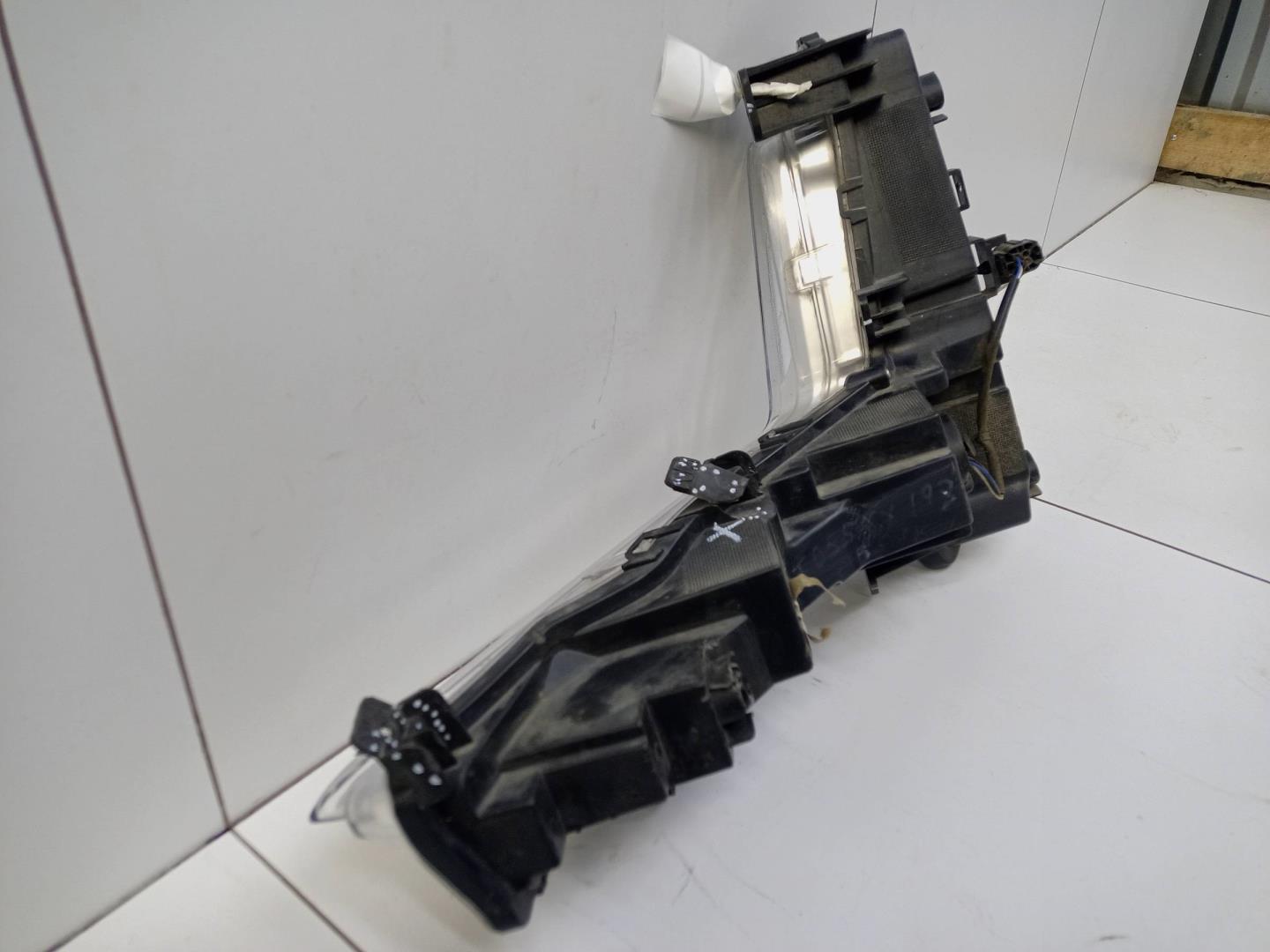 Фара противотуманная правая