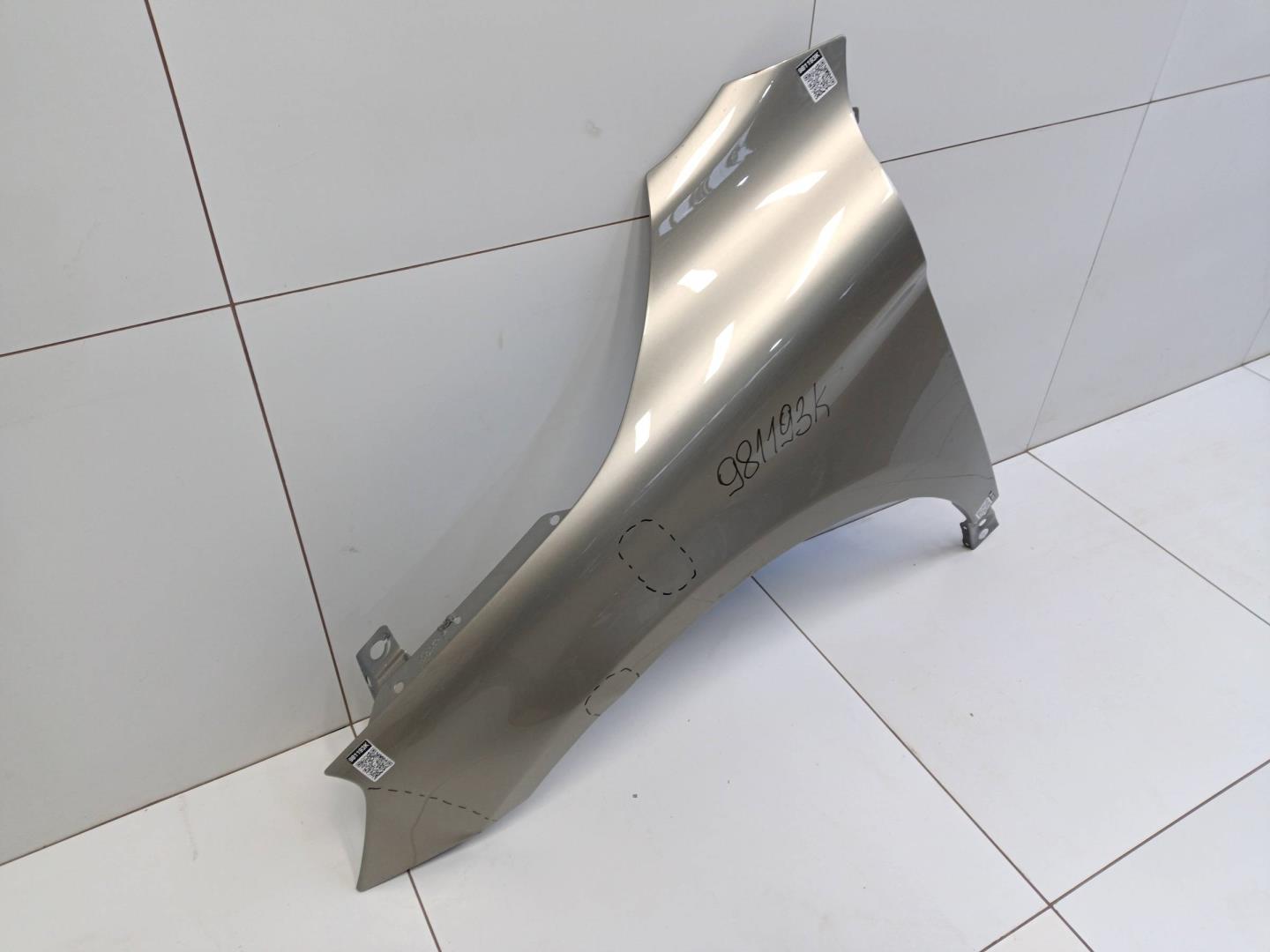 Крыло переднее левое