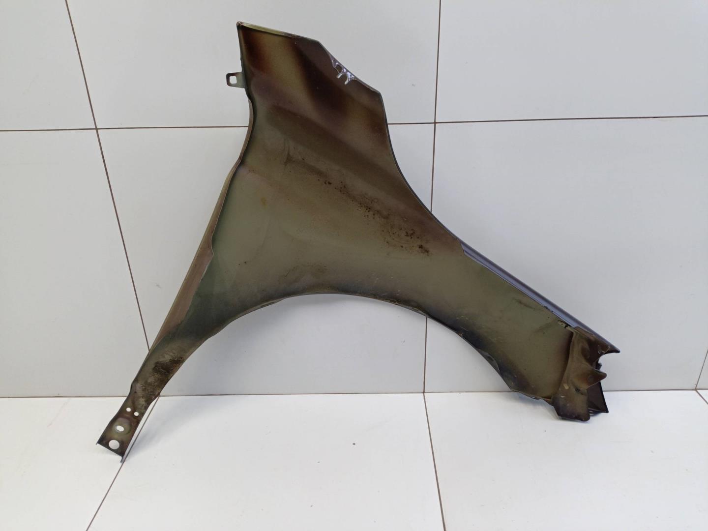 Крыло переднее левое