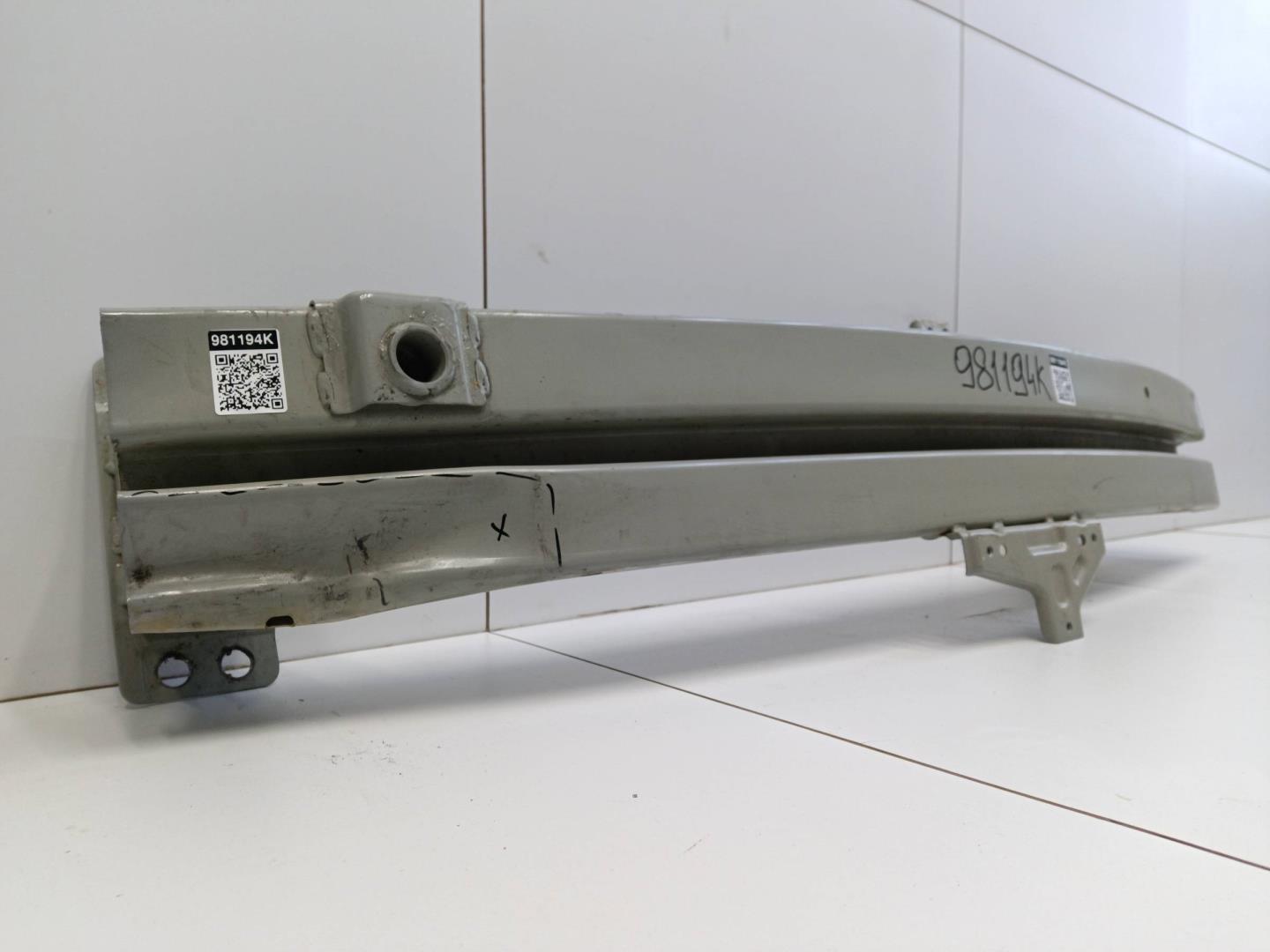 Усилитель переднего бампера