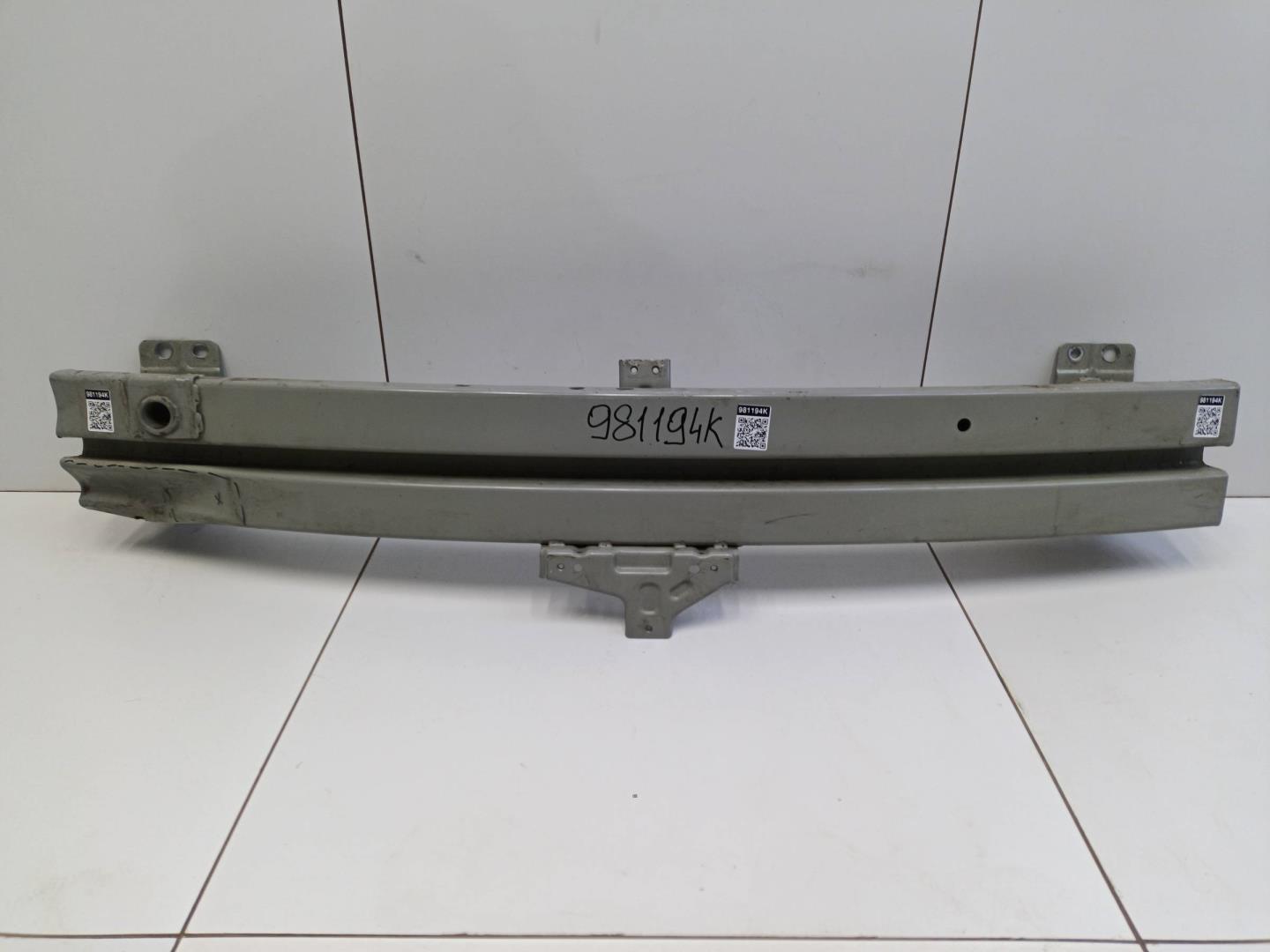 Усилитель переднего бампера