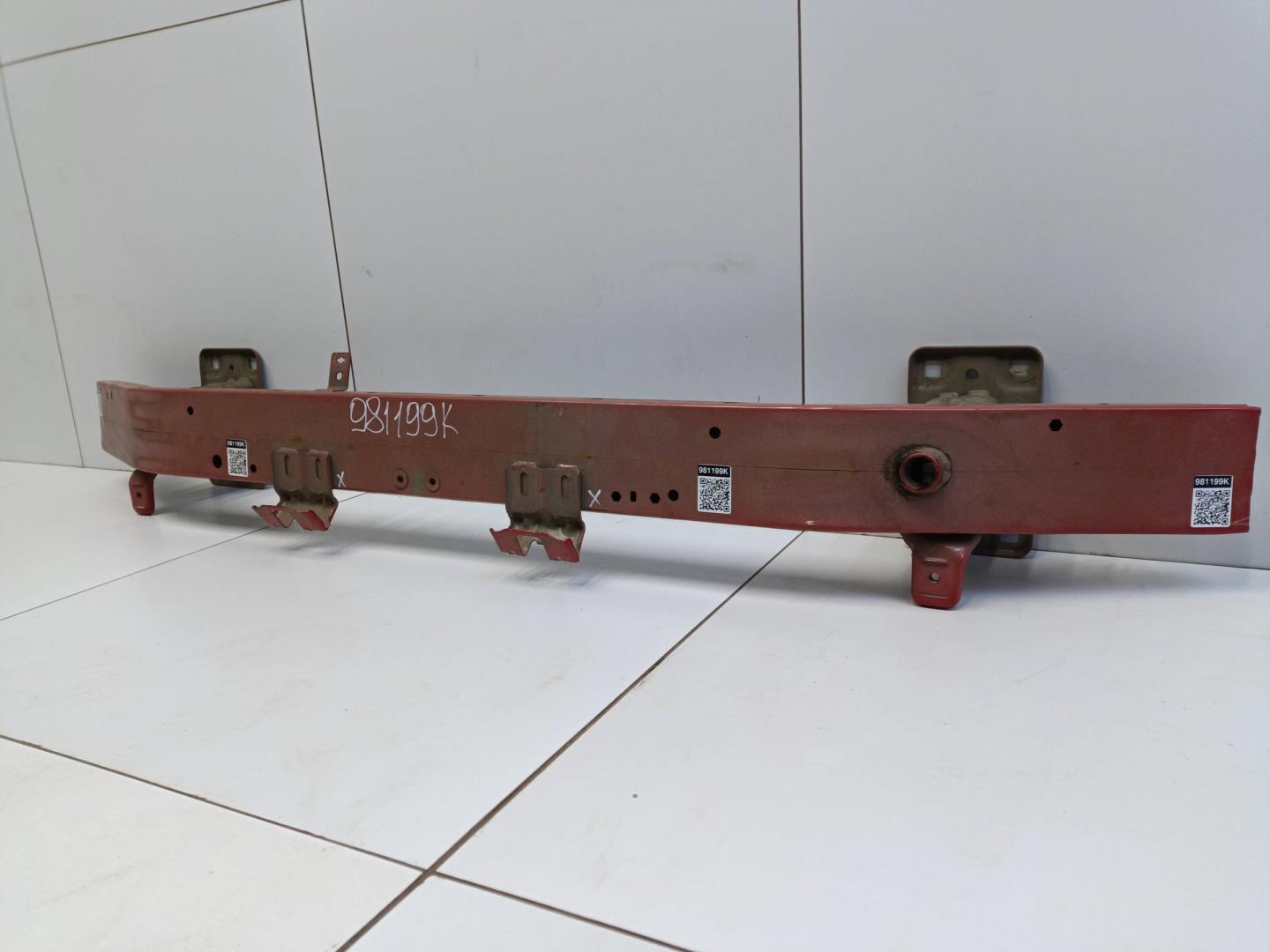 Усилитель переднего бампера