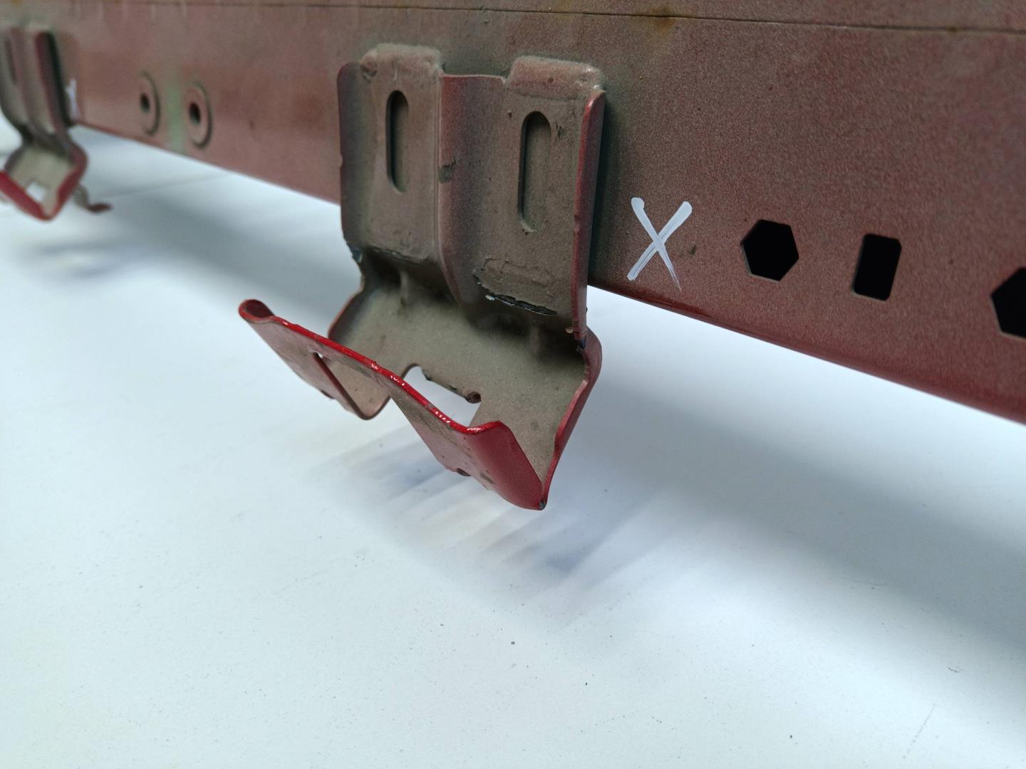 Усилитель переднего бампера