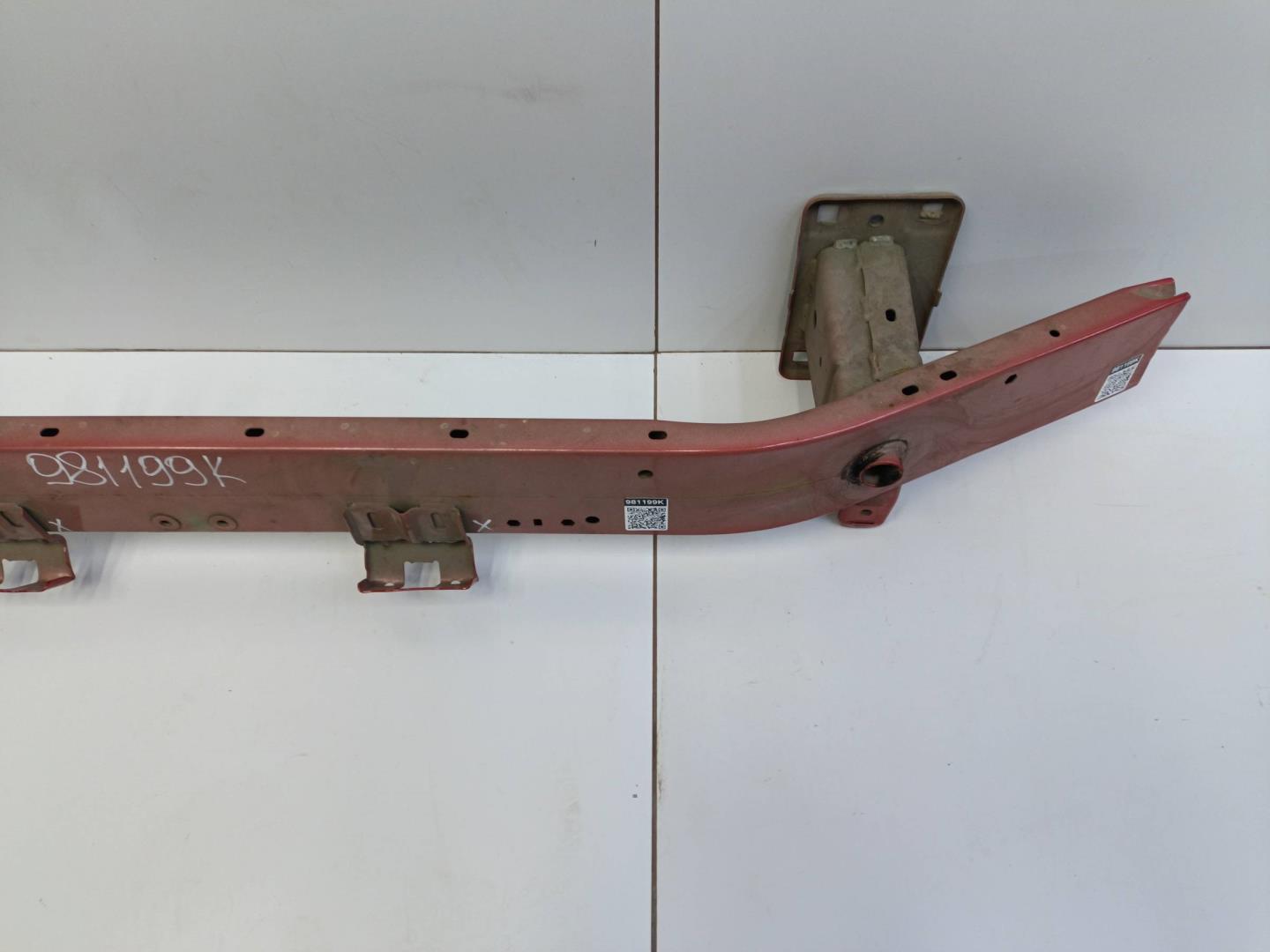 Усилитель переднего бампера