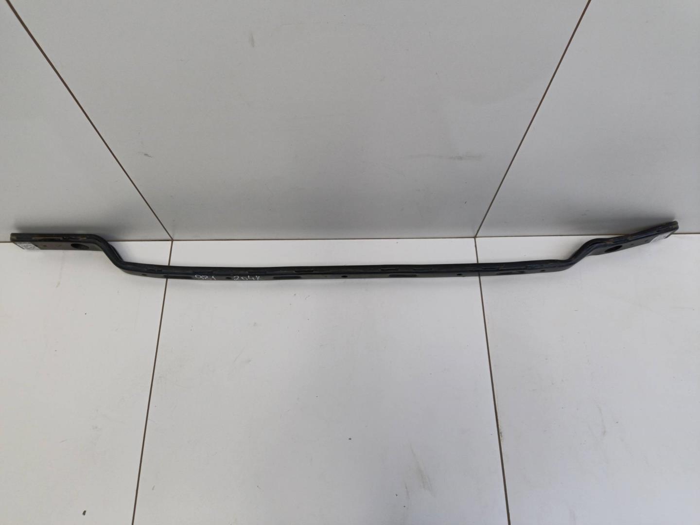 Усилитель переднего бампера