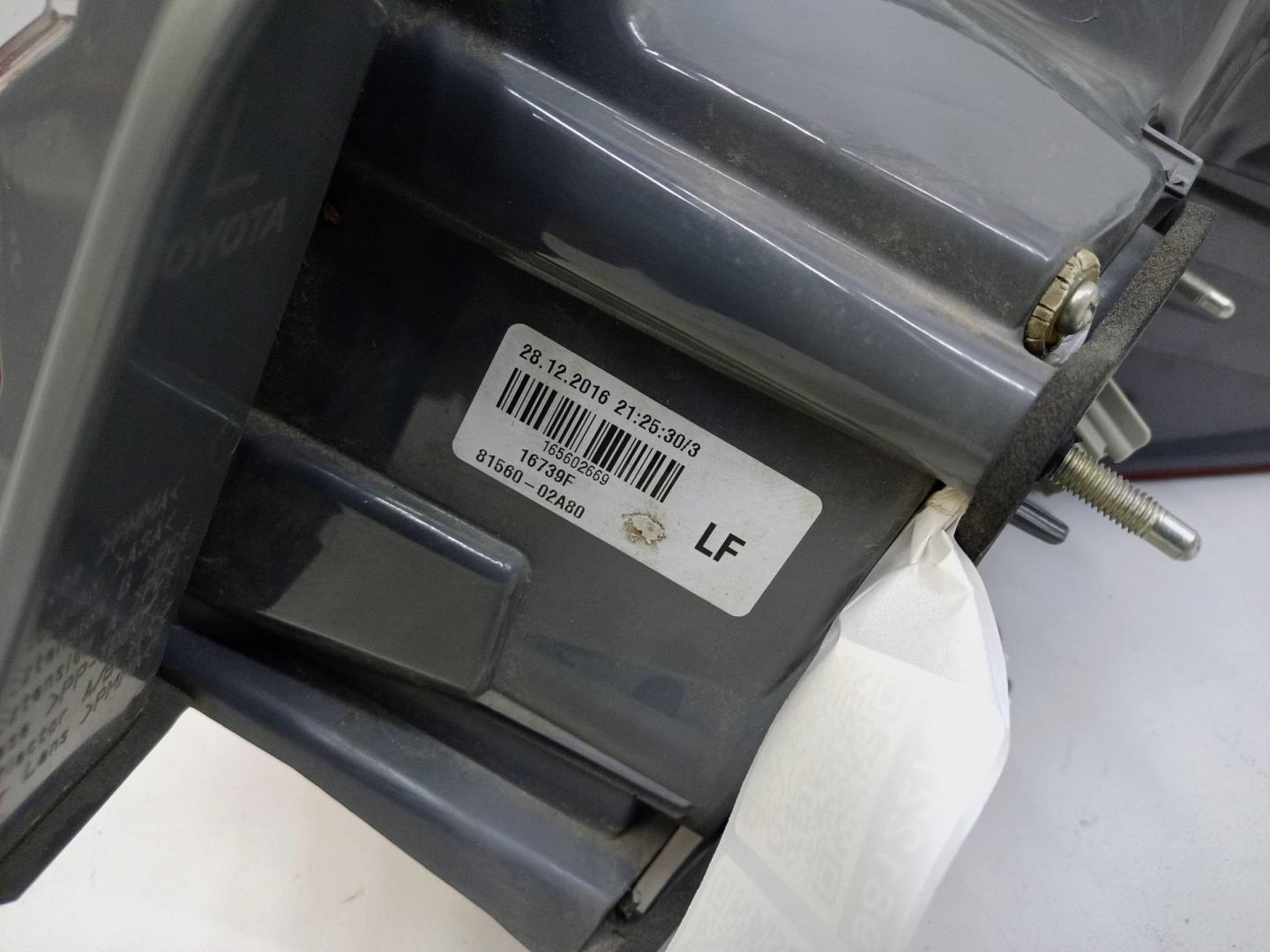 Фонарь задний наружный левый