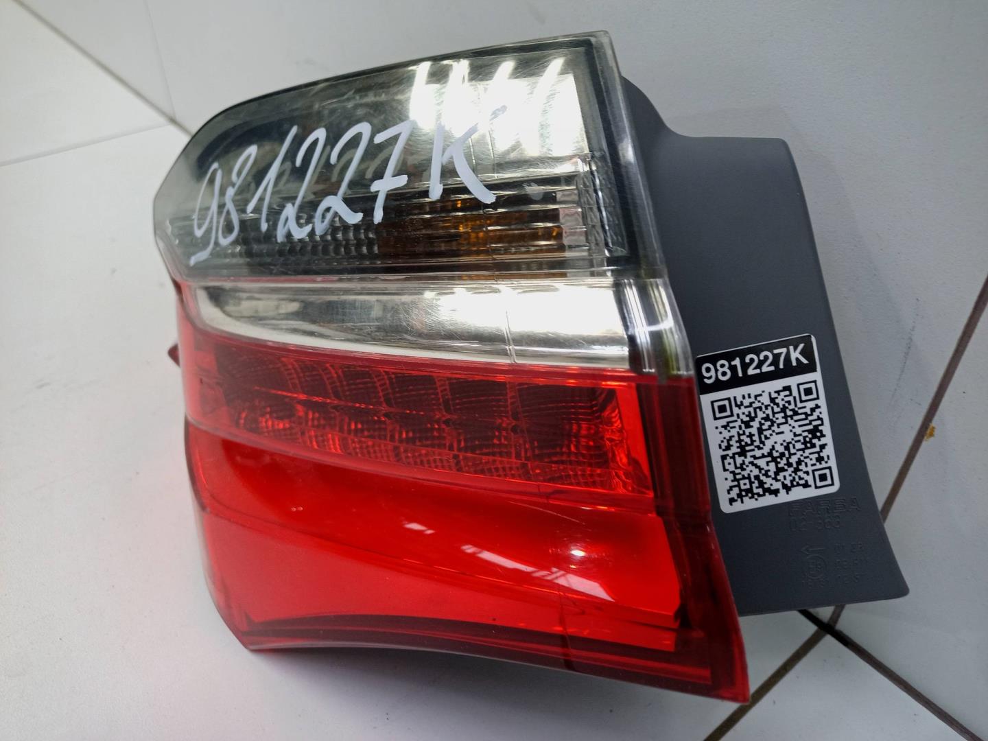 Фонарь задний наружный левый