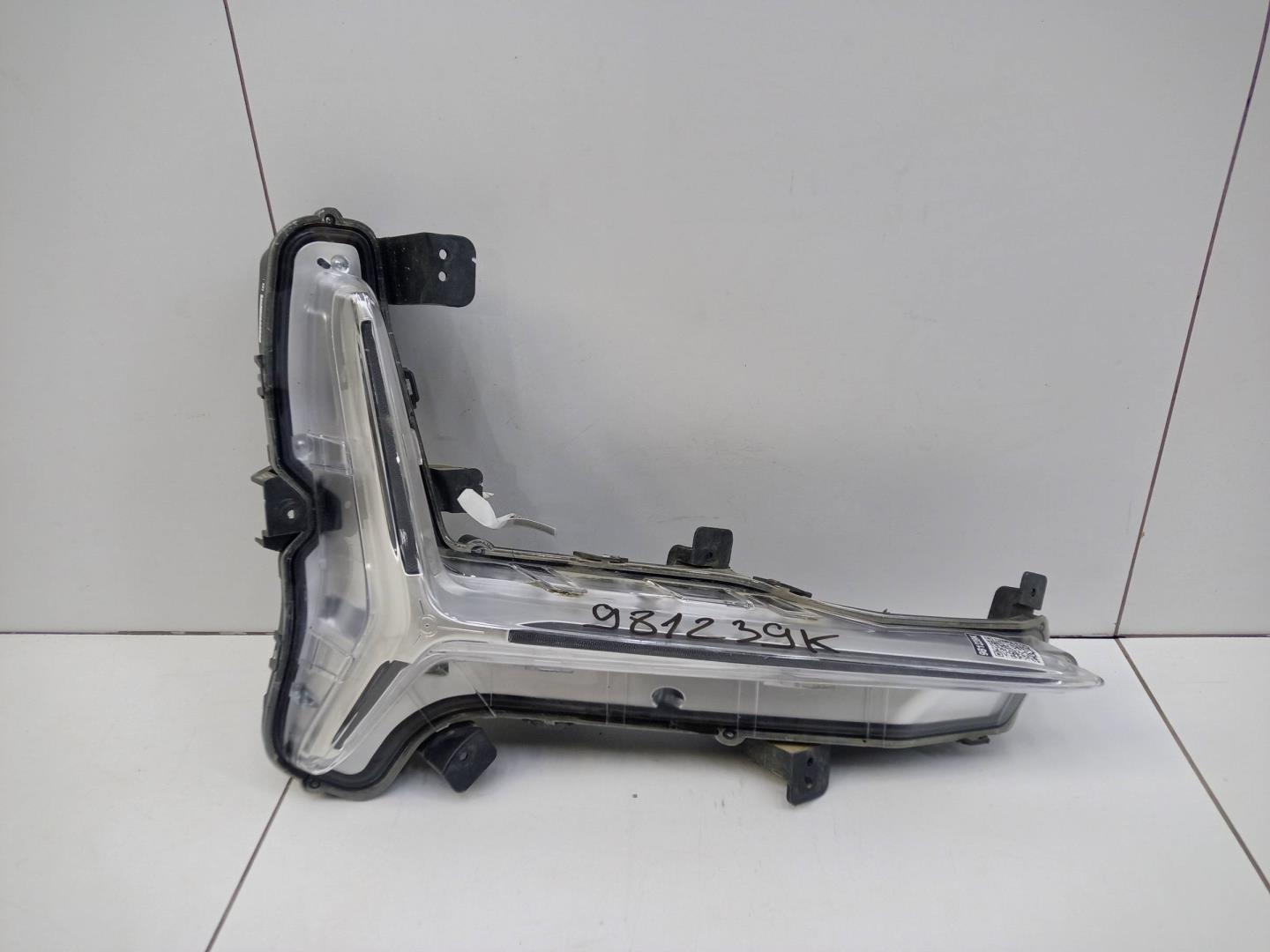 Фара противотуманная правая