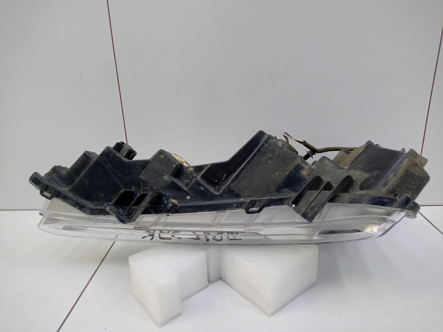 Фара противотуманная правая