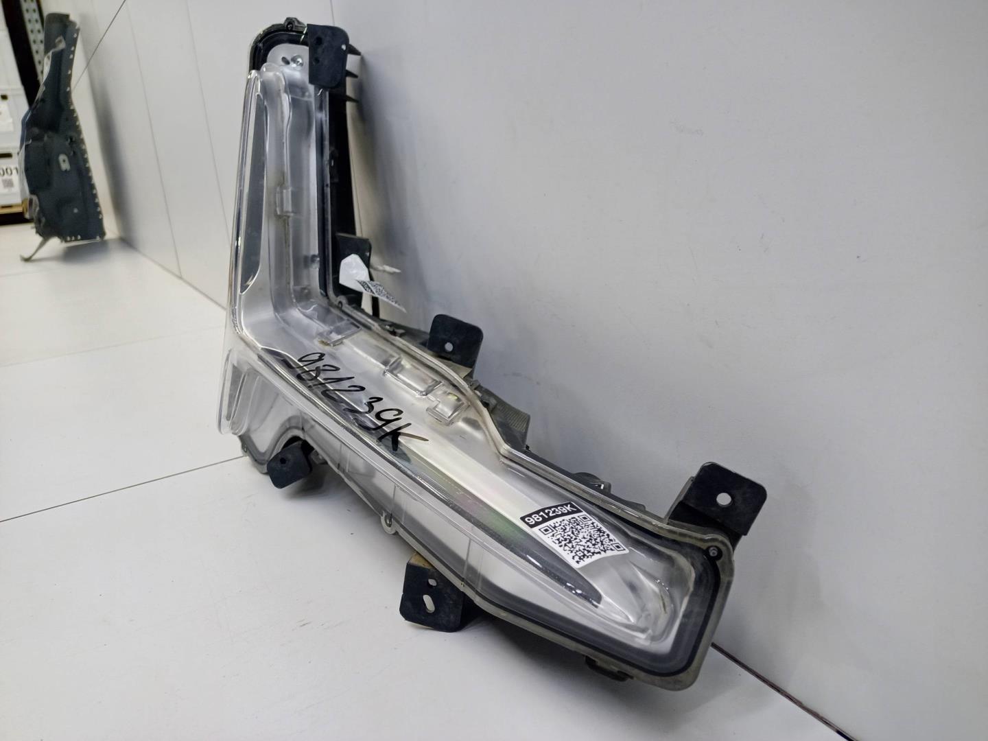 Фара противотуманная правая