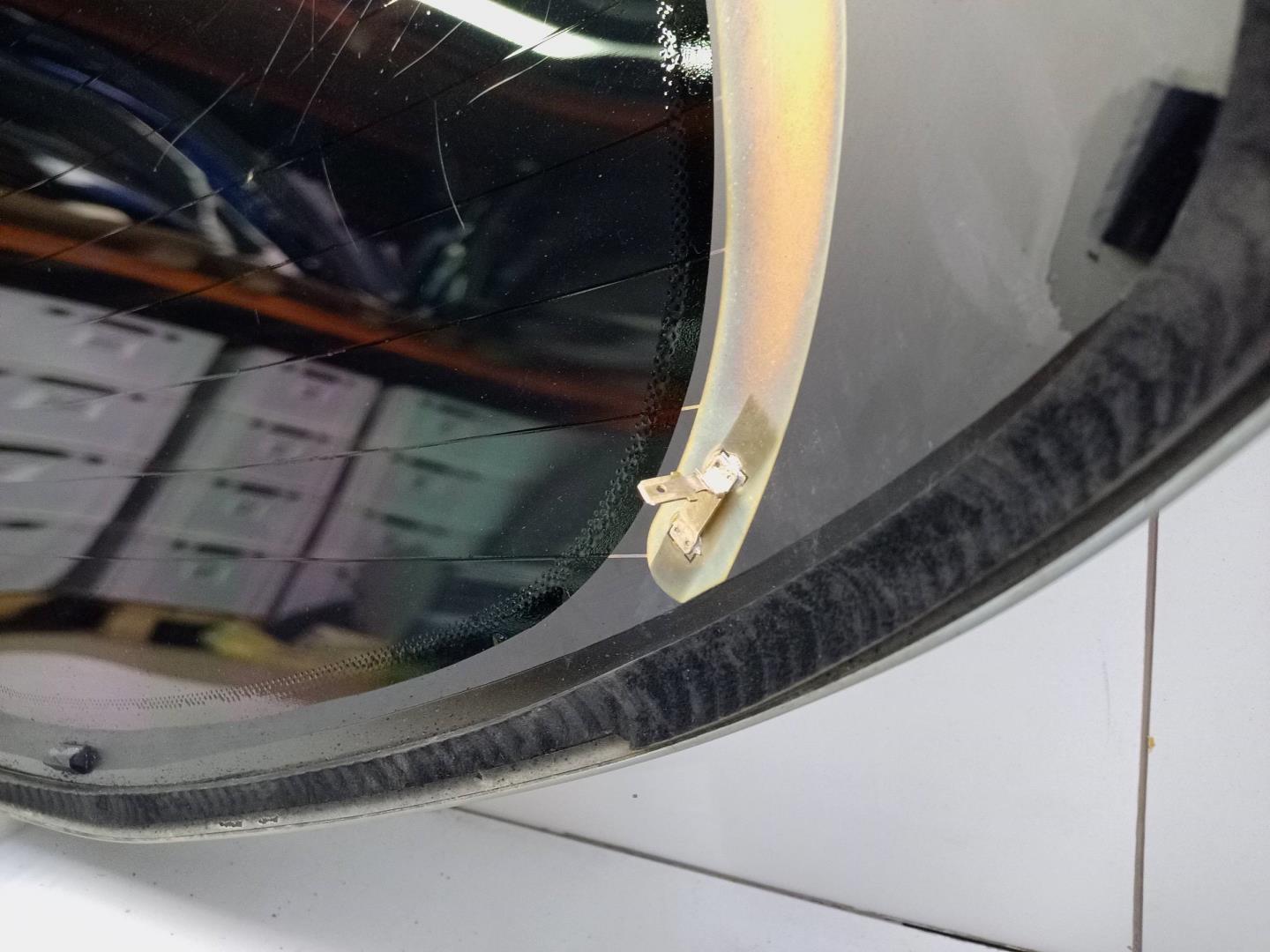 Стекло двери багажника