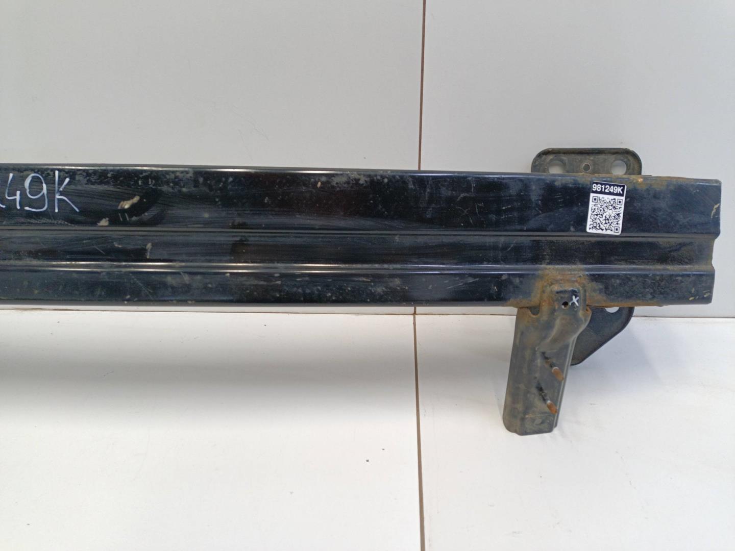 Усилитель переднего бампера