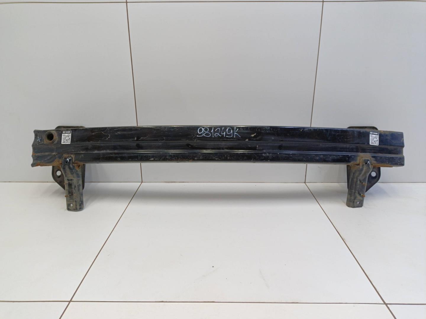 Усилитель переднего бампера