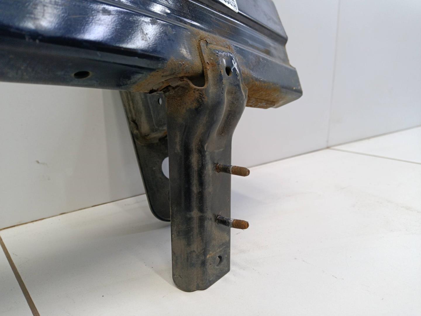 Усилитель переднего бампера