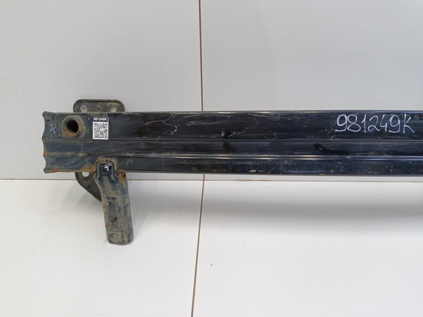 Усилитель переднего бампера