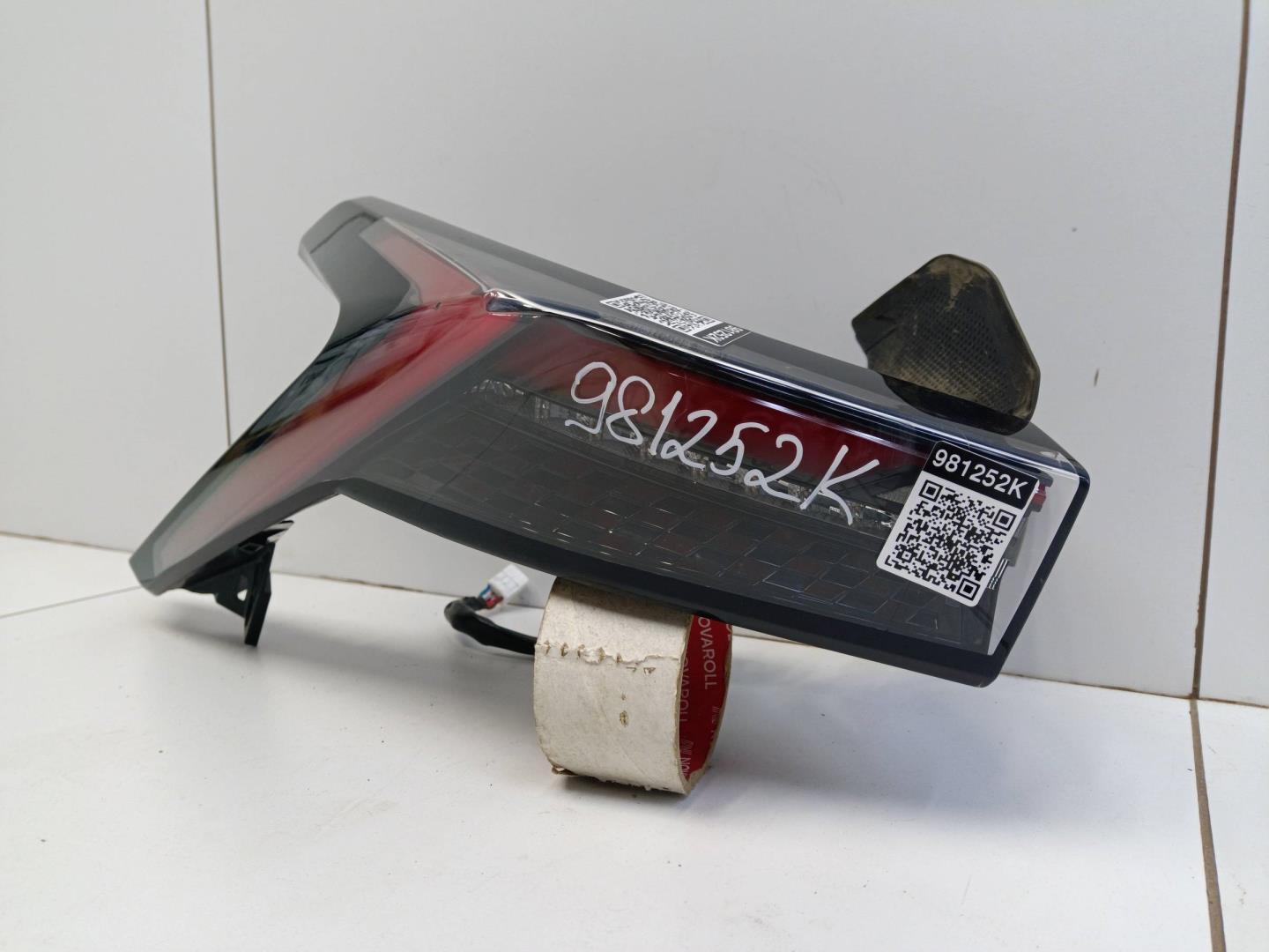 Фонарь задний наружный левый