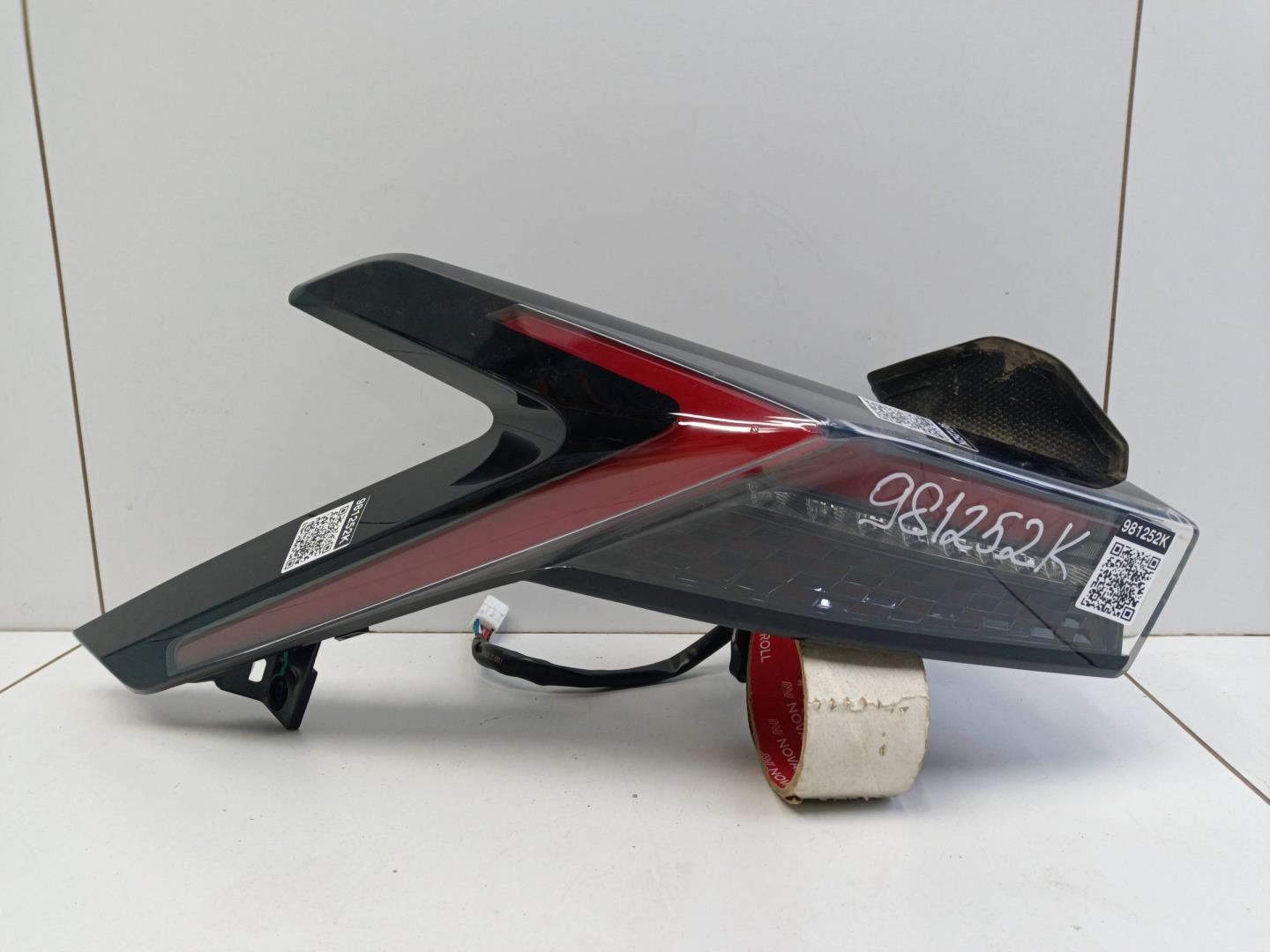 Фонарь задний наружный левый