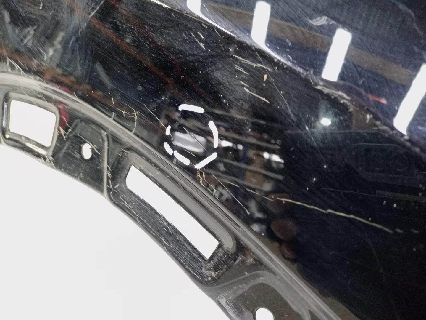 Крыло переднее правое