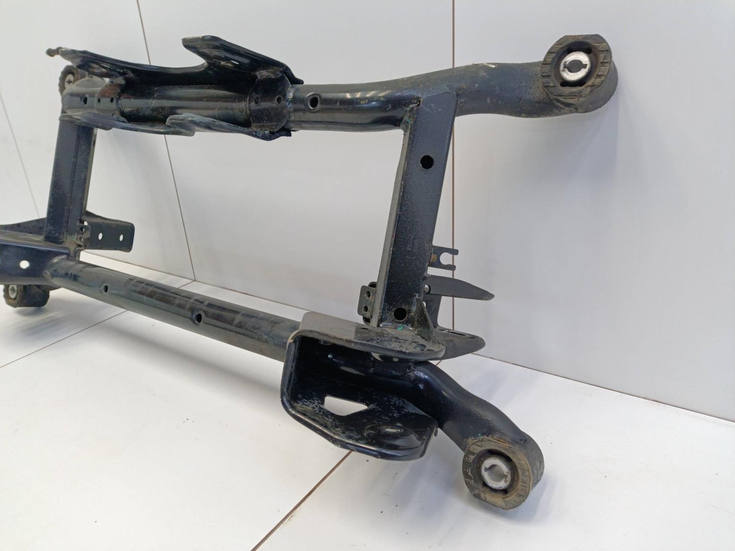 Балка задняя