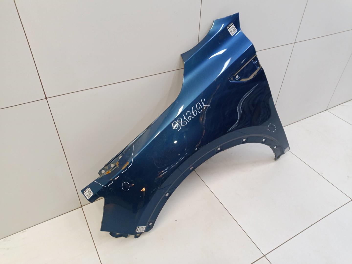 Крыло переднее левое