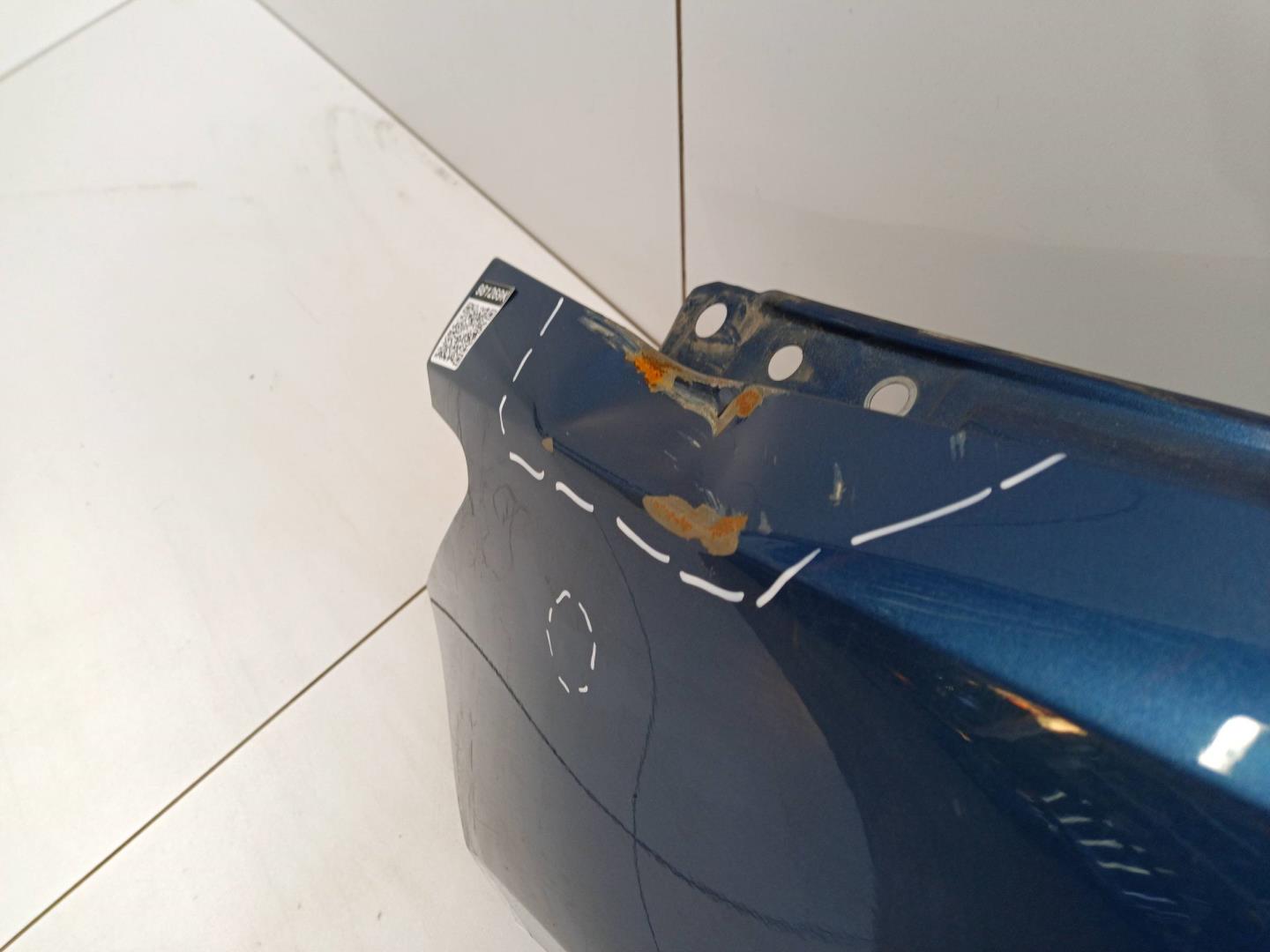 Крыло переднее левое