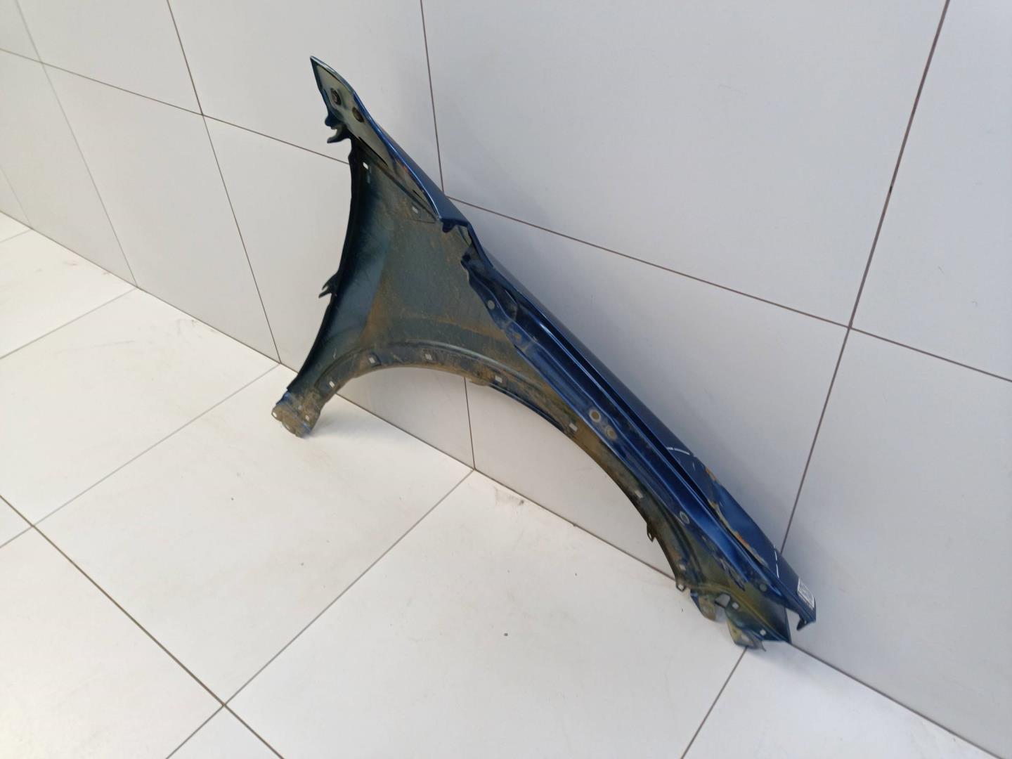 Крыло переднее левое