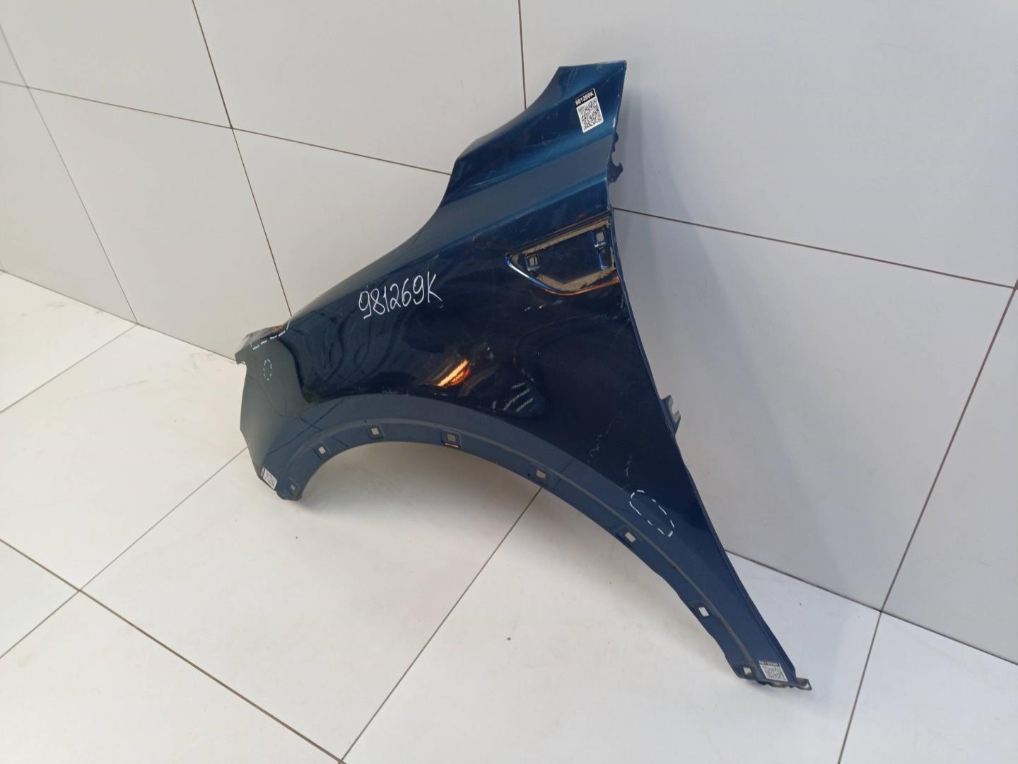 Крыло переднее левое