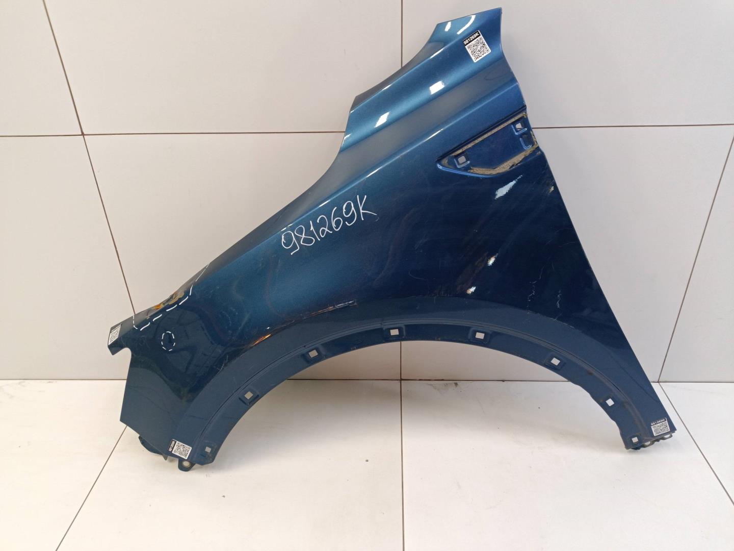 Крыло переднее левое