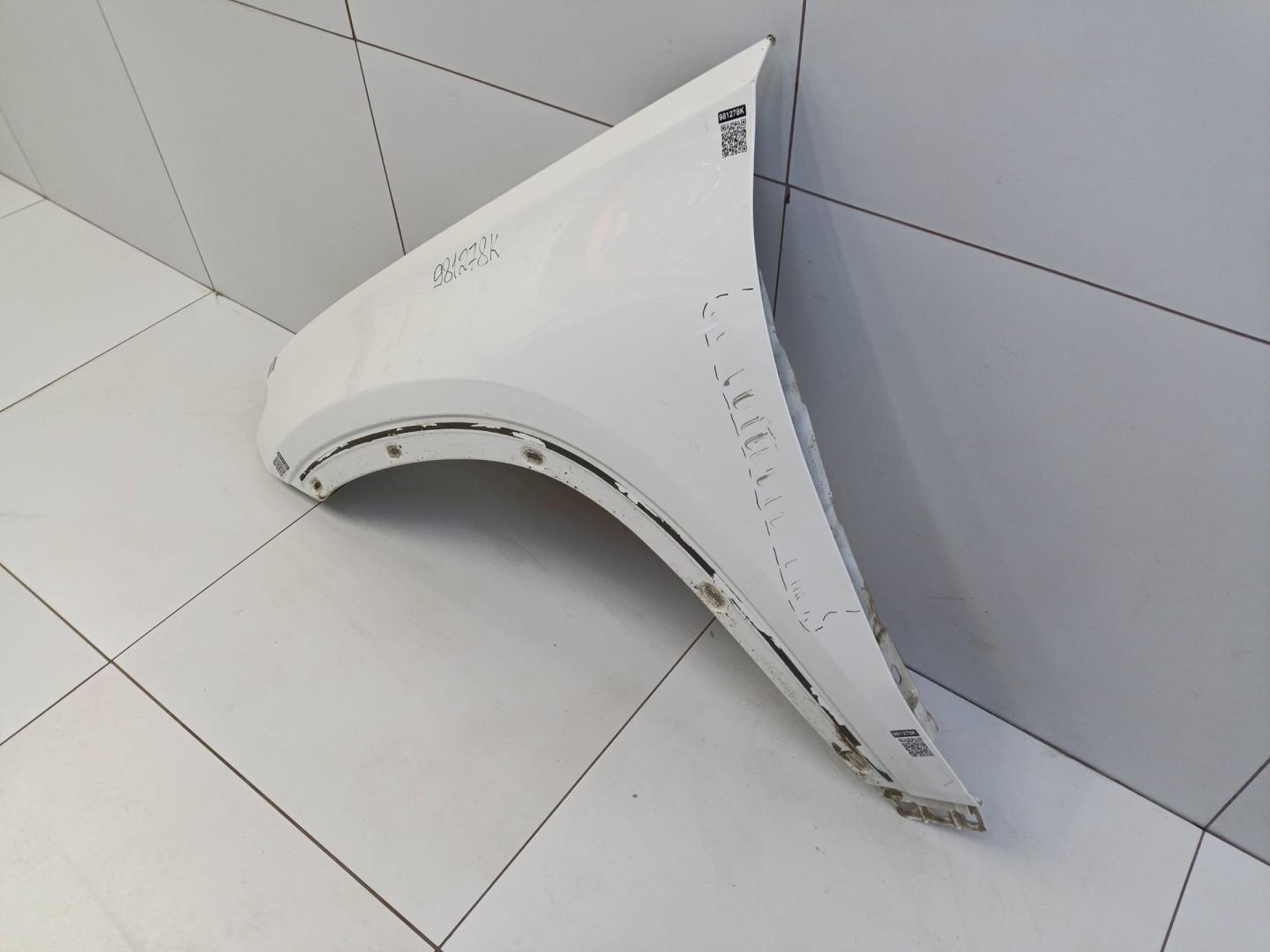 Крыло переднее левое