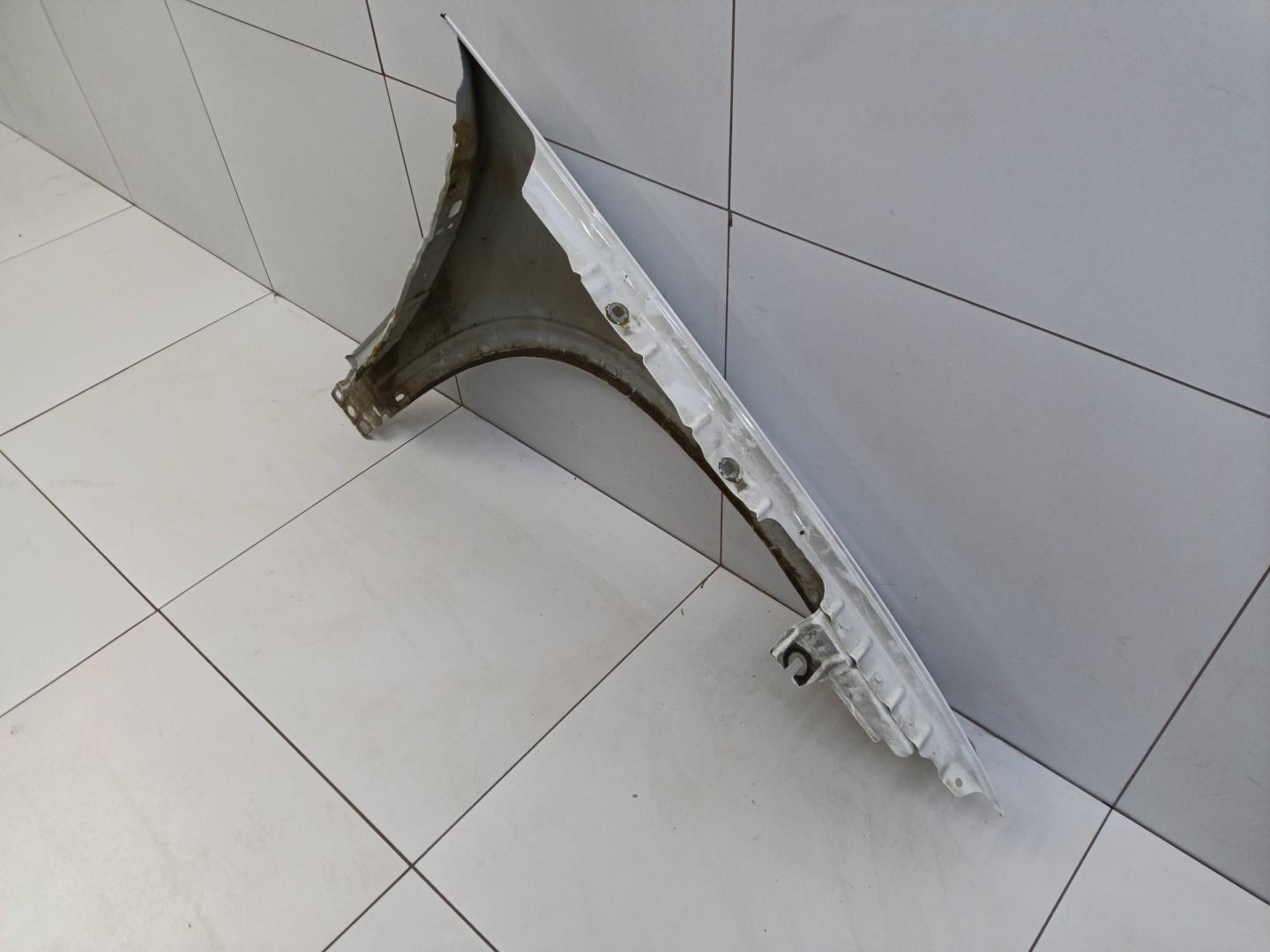Крыло переднее левое